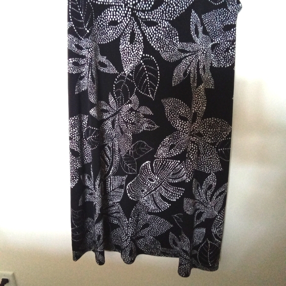Simpli Black & White Tropical Print Swing Dress - Picture 3 of 6